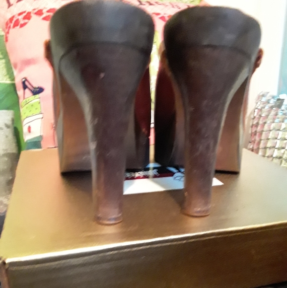 Guess Clogs - Picture 4 of 7